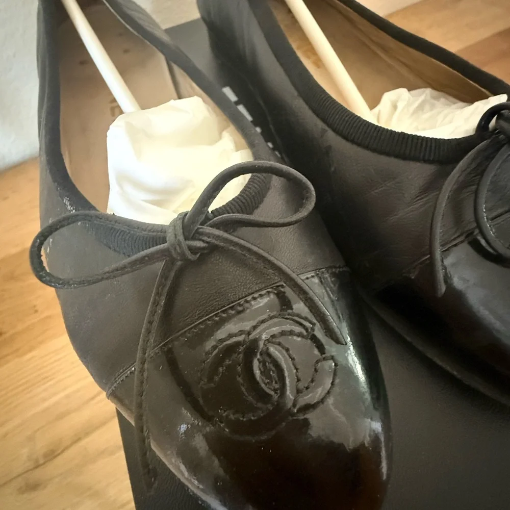 Chanel Black Flats Size 38